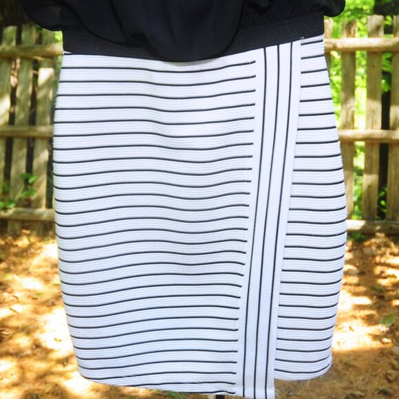 Jr Girls Black Chiffon & White Stripe Sleeveless Dress by Speechless Size SM - Picture 4 of 4